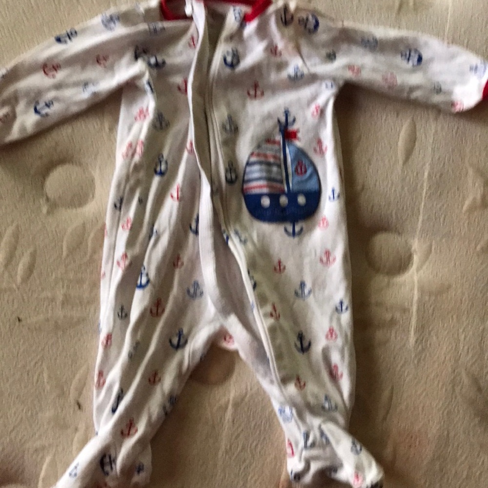 closed foot  with lil boats